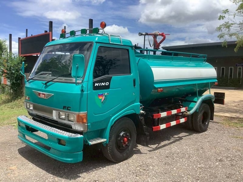 HINO Super 120แรงม้า รถบรรทุก 6ล้อ บรรทุกน้ำ