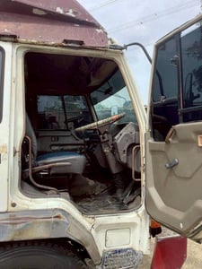 รถ6ล้อตู้แห้ง