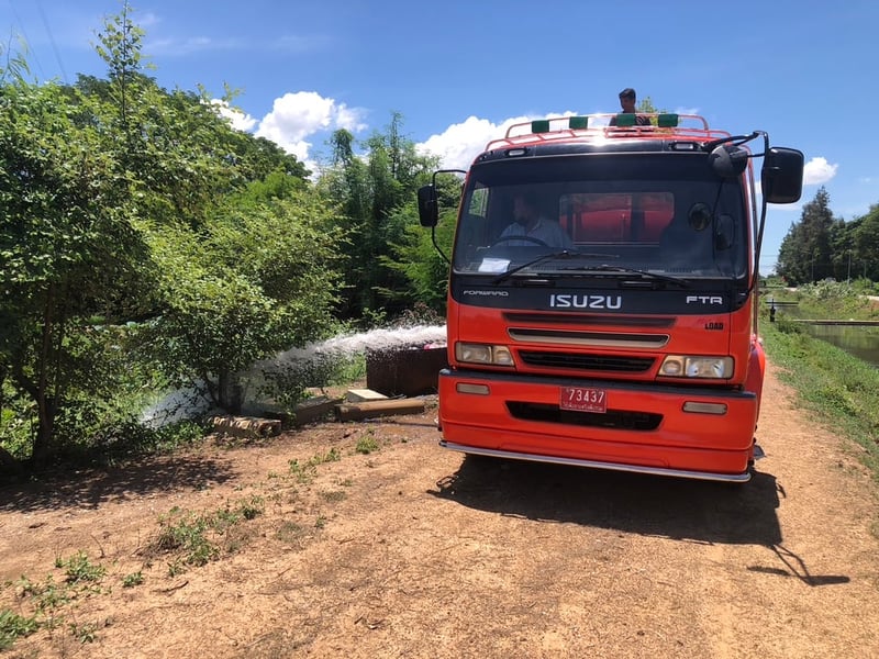 ISUZU Deca รถบรรทุก 6ล้อ บรรทุกน้ำ ปี2005 ISUZU Deca รถบรรทุก 6ล้อ บรรทุกน้ำ ปี2005