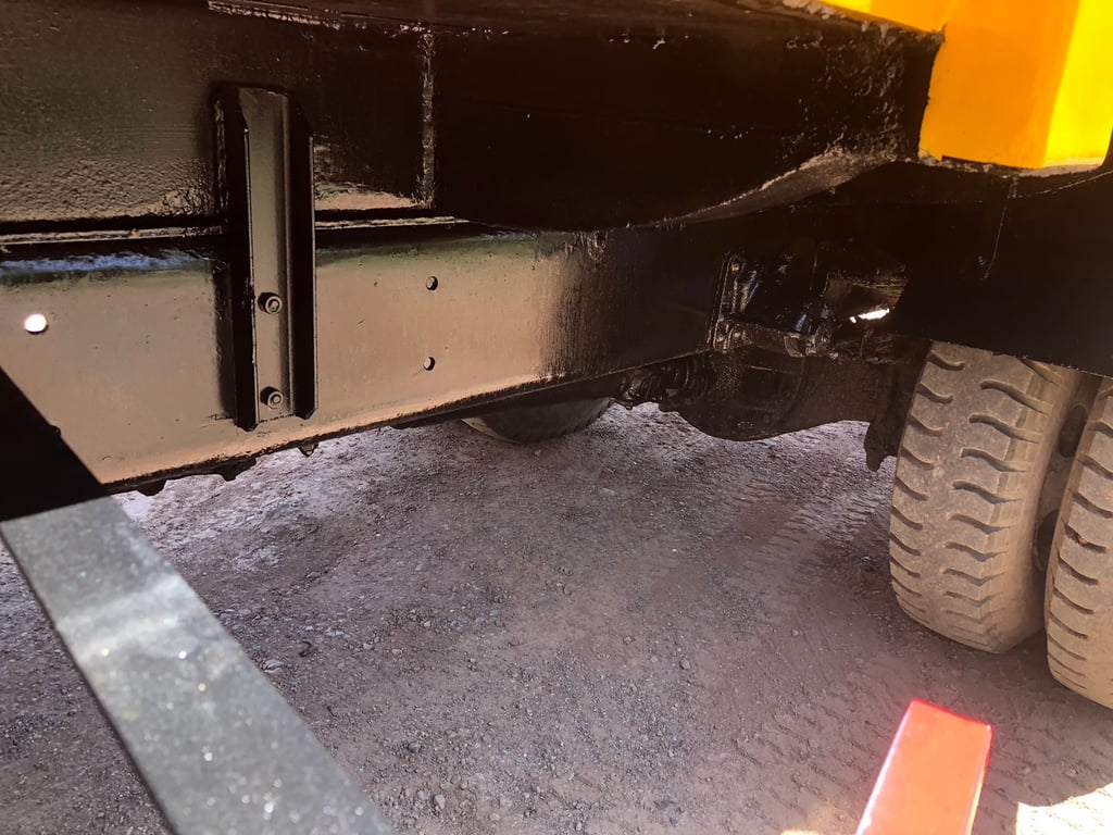 NISSAN UD นิสสัน 220แรงม้า รถบรรทุก 6ล้อ บรรทุกขยะ NISSAN UD นิสสัน 220แรงม้า รถบรรทุก 6ล้อ บรรทุกขยะ