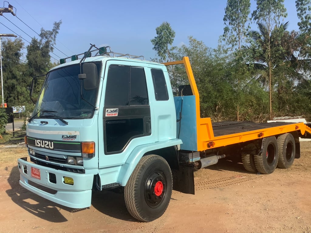 ISUZU Rocky 175แรงม้า รถบรรทุก 10ล้อ พื้นเรียบ ปี1993