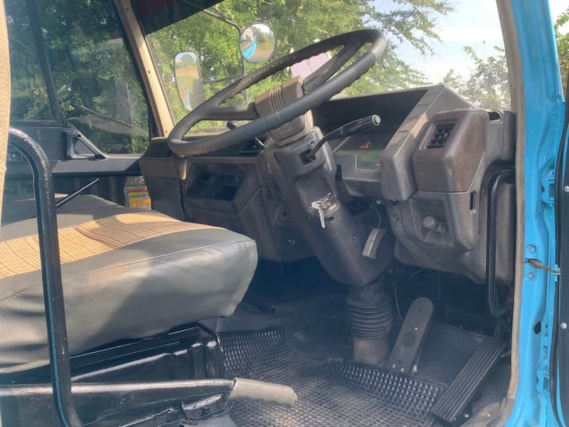 MITSUBISHI FUSO เอฟเค 458 รถบรรทุก 6ล้อ บรรทุกน้ำ ปี2006 MITSUBISHI FUSO เอฟเค 458 รถบรรทุก 6ล้อ บรรทุกน้ำ ปี2006