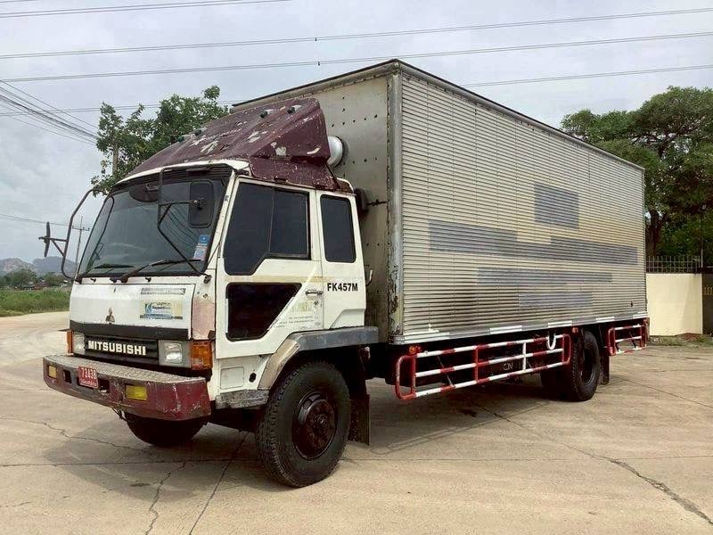 รถ6ล้อตู้แห้ง