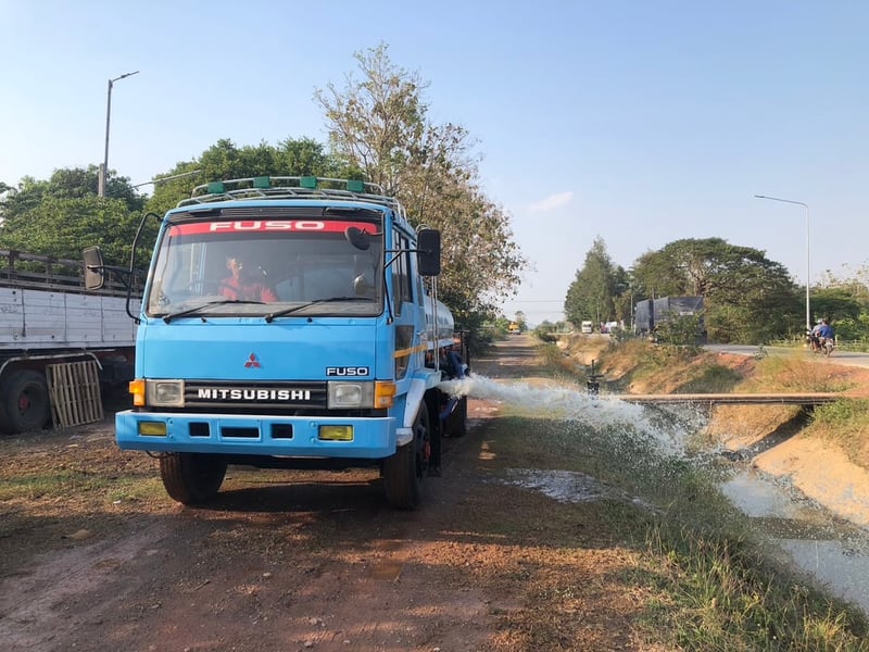 MITSUBISHI FUSO เอฟเค 458 รถบรรทุก 6ล้อ บรรทุกน้ำ ปี2006 MITSUBISHI FUSO เอฟเค 458 รถบรรทุก 6ล้อ บรรทุกน้ำ ปี2006