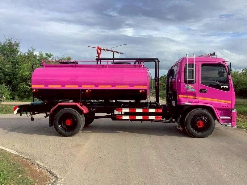 รถบรรทุกน้ำ รถบรรทุกน้ำ