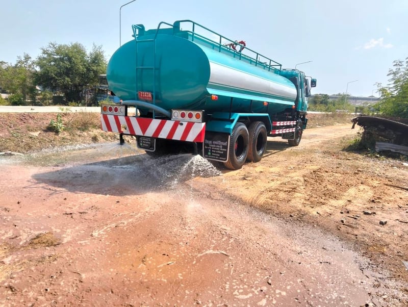 รถบรรทุกน้ำ รถบรรทุกน้ำ