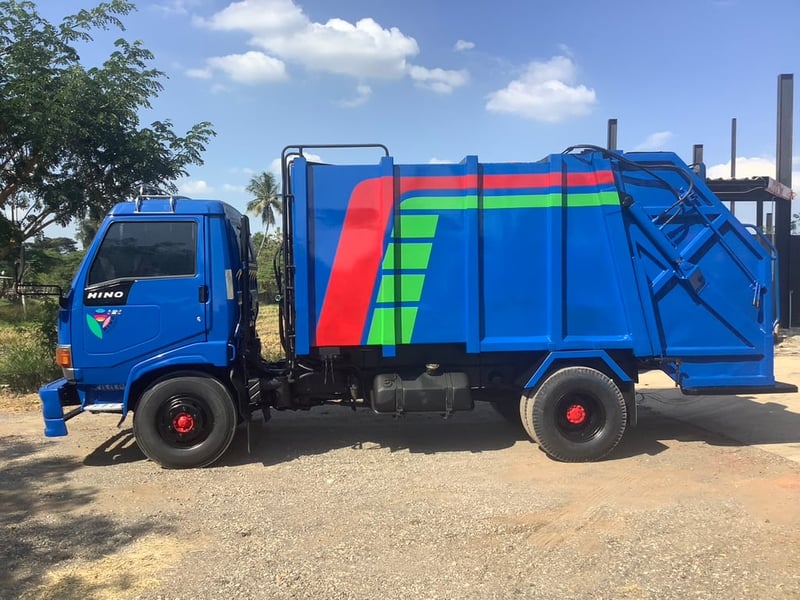 HINO Fc 120แรงม้า รถบรรทุก 6ล้อ บรรทุกขยะ ปี1996 HINO Fc 120แรงม้า รถบรรทุก 6ล้อ บรรทุกขยะ ปี1996