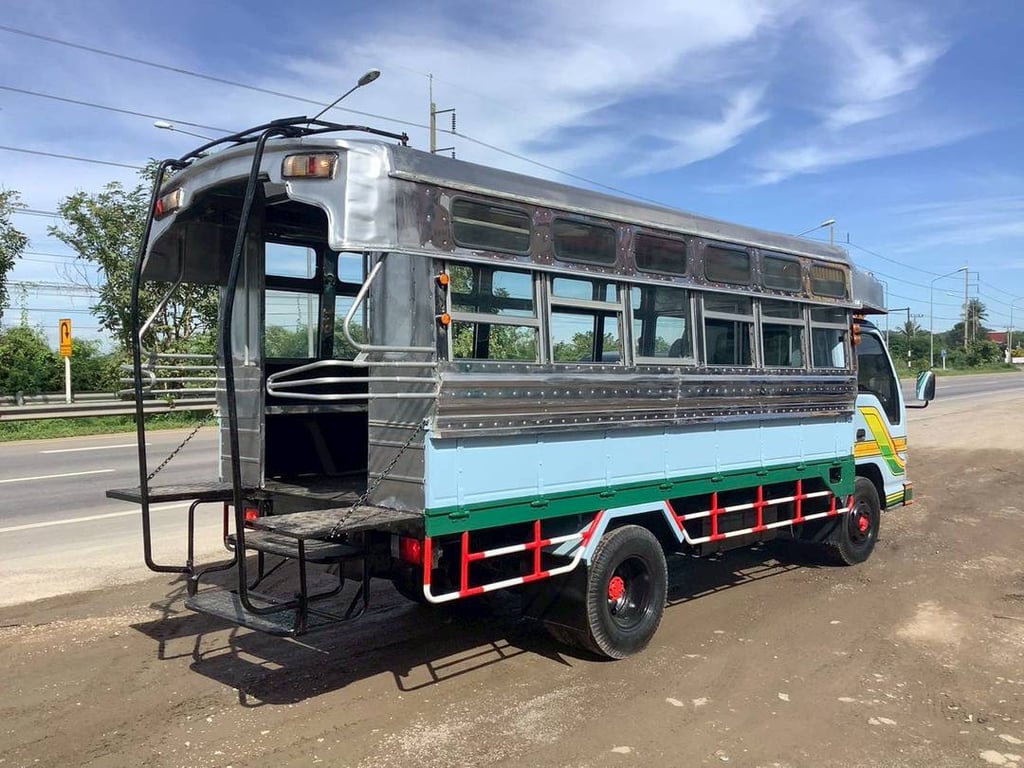 ISUZU Nkr 120แรงม้า รถบรรทุก 6ล้อ สองแถว ปี1998