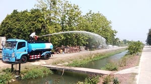 ISUZU Frr 210แรงม้า รถบรรทุก 6ล้อ บรรทุกน้ำ ปี2010 ISUZU Frr 210แรงม้า รถบรรทุก 6ล้อ บรรทุกน้ำ ปี2010