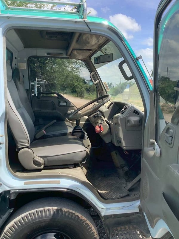 ISUZU Nkr 120แรงม้า รถบรรทุก 6ล้อ สองแถว ปี1998 ISUZU Nkr 120แรงม้า รถบรรทุก 6ล้อ สองแถว ปี1998