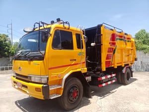 NISSAN UD นิสสัน 220แรงม้า รถบรรทุก 6ล้อ บรรทุกขยะ