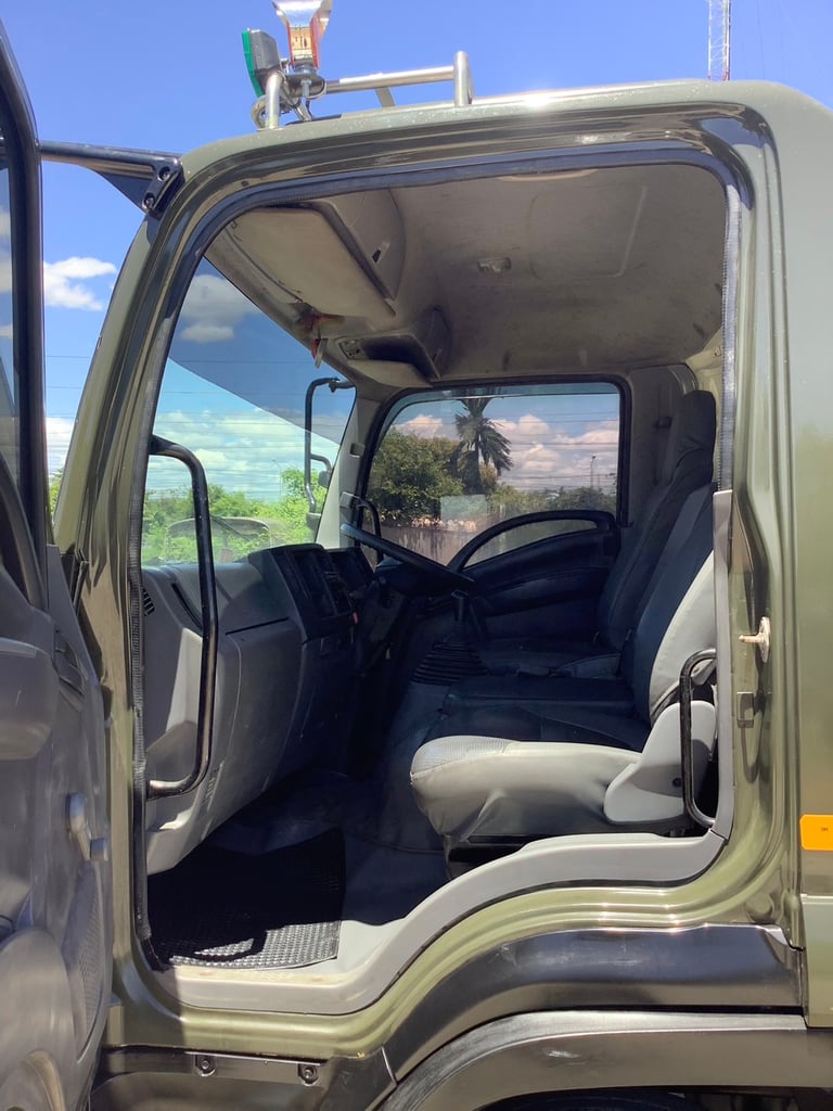 ISUZU FRR 210แรงม้า รถบรรทุก 6ล้อ บรรทุกน้ำ ปี2013 ISUZU FRR 210แรงม้า รถบรรทุก 6ล้อ บรรทุกน้ำ ปี2013