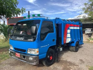 ISUZU Npr 130แรงม้า รถบรรทุก 6ล้อ บรรทุกขยะ ปี2000