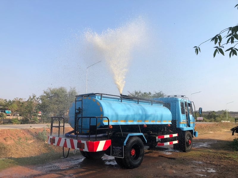 MITSUBISHI FUSO เอฟเค 458 รถบรรทุก 6ล้อ บรรทุกน้ำ ปี2006 MITSUBISHI FUSO เอฟเค 458 รถบรรทุก 6ล้อ บรรทุกน้ำ ปี2006