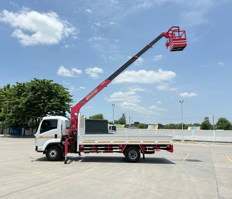 NEW FRR 210 ติดเครนเก่าญี่ปุ่นUNIC ขนาด 3 ตัน 4 ปลอก กะบะต่อใหม่ กว้างใน 2.30 ยาวใน 5.00 เมตร  จดทะเบียนปี 2565 ราคา 1,290,000 บาท