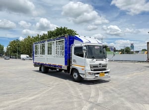  HINO NEW FC9J 210 เเรง กะบะเหล็กพร้อมคอก ยาวใน 6.56 เมตรสูง2.30  กว้างใน2.30 เมตร  จดทะเบียนปี 2565 ราคา 1,250,000 บาท