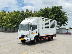 ISUZU FRR 190 เเรง  เลขไมล์ 29,575  กิโลเมตร กะบะเหล็กพร้อมคอก 5.60 เมตร  จดทะเบียนปี2561  ราคา 899,000 บาท 