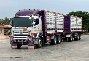 HINO FM2P 380 แม่ลูกไม่ดั้มเลข ไมล์ 77,613 กิโลเมตร แม่ยาว 6.20 ลูกยาว 7.00 สูง 2.20 กว้าง 2.50 เมตร จดทะเบียนปี 2565 ราคา 2,750,000 บาท HINO FM2P 380 แม่ลูกไม่ดั้มเลข ไมล์ 77,613 กิโลเมตร แม่ยาว 6.20 ลูกยาว 7.00 สูง 2.20 กว้าง 2.50 เมตร จดทะเบียนปี 2565 ราคา 2,750,000 บาท