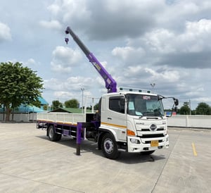 HINO FG8J 240 ติดเครนTADANO ขนาด 5 ตัน 3 ปลอก  กะบะ6.90 เมตร จดทะเบียนปี 2566 ราคา 1,890,000 บาท