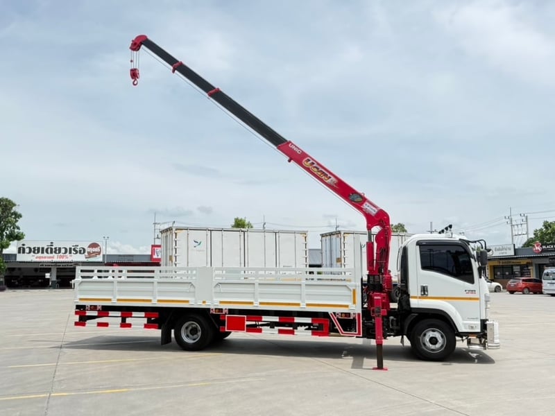 ISUZU FRR 210 ติดเครน UNIC ขนาด 3 ตันขาสลับ 4 ปลอก เซฟตี้ 100 % กะบะ 6.50 เมตร เลขไมล์ 84,051กิโลเมตร  จดทะเบียนปี 2566 ราคา 1,590,000 บาท