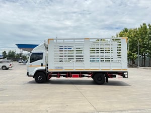 ISUZU FRR 190 เเรง  เลขไมล์ 29,575  กิโลเมตร กะบะเหล็กพร้อมคอก 5.60 เมตร  จดทะเบียนปี2561  ราคา 899,000 บาท 