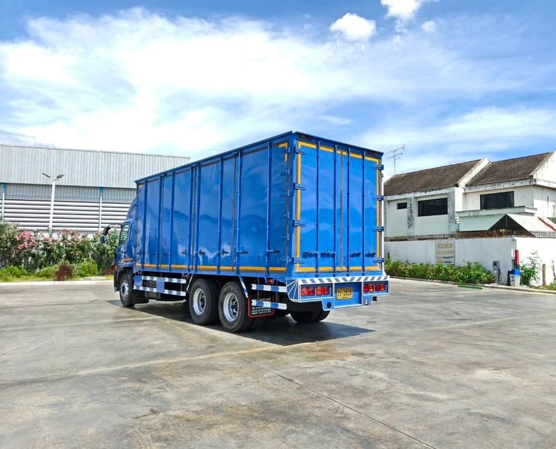 HINO FL8J 260 เเรง ตู้เเห้ง 10 บานยาวใน 7.40 กว้างใน 2.39 สูงใน 2.50 เมตร  จดทะเบียนปี 2563  ราคา 1,650,000 บาท 