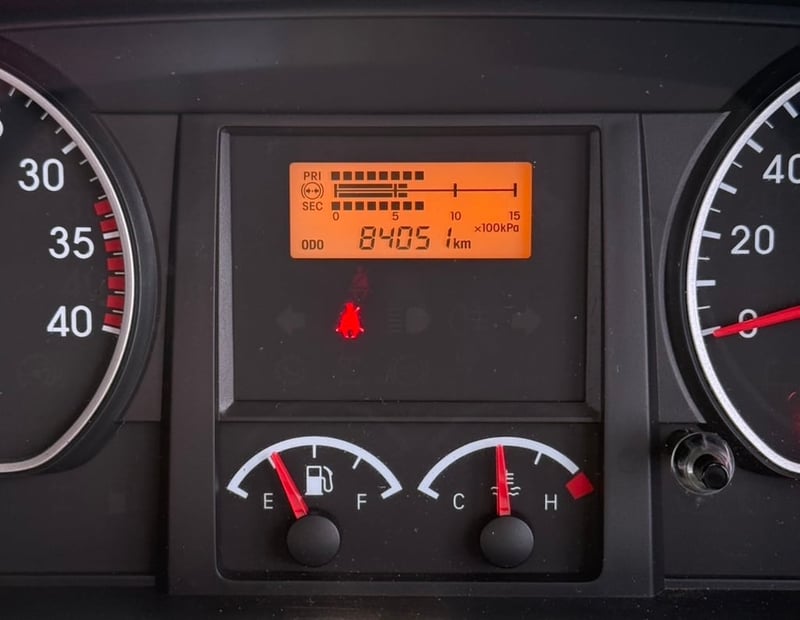 ISUZU FRR 210 ติดเครน UNIC ขนาด 3 ตันขาสลับ 4 ปลอก เซฟตี้ 100 % กะบะ 6.50 เมตร เลขไมล์ 84,051กิโลเมตร  จดทะเบียนปี 2566 ราคา 1,590,000 บาท