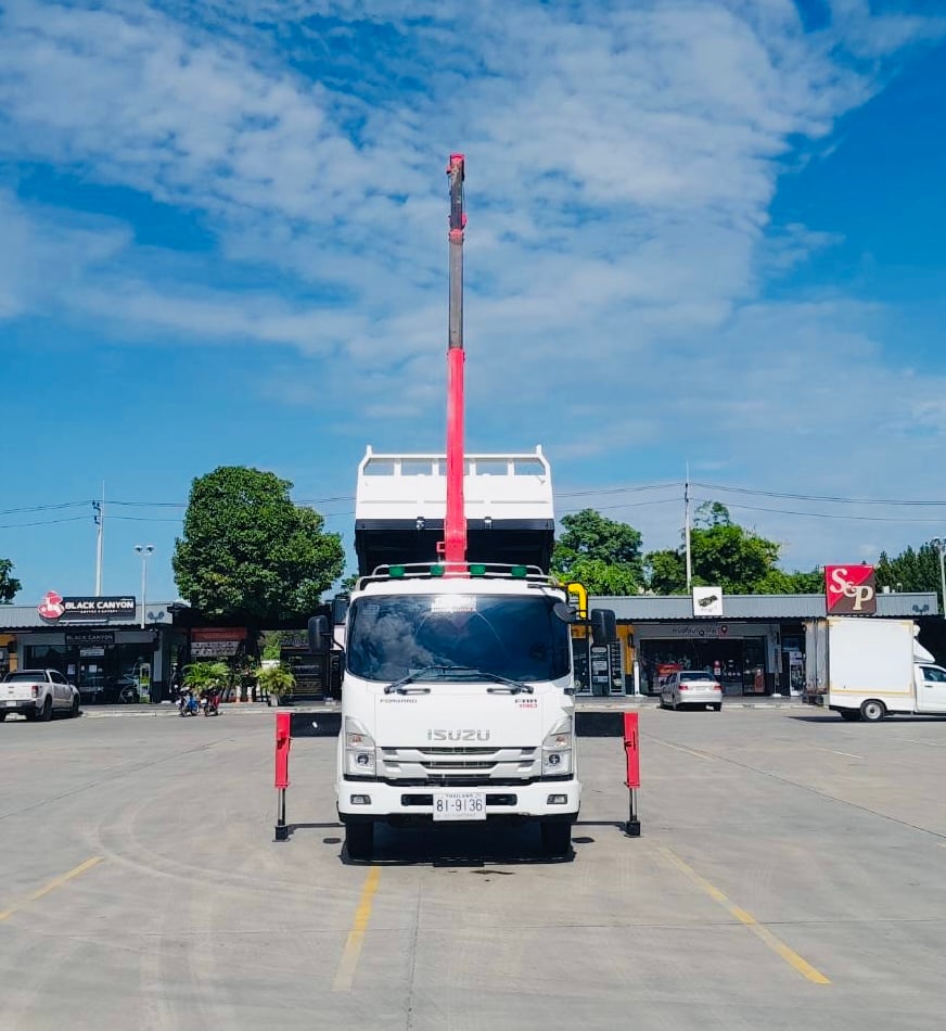 ISUZU FRR 190 แรง ติดเครน UNIC 3 ตัน 3 ปลอก ดั้มยาวใน 4.40 เมตร   กเลขไมล์ 30,573 กิโลเมตร จดทะเบียนปี2566 ราคา 1,490,000 บาท