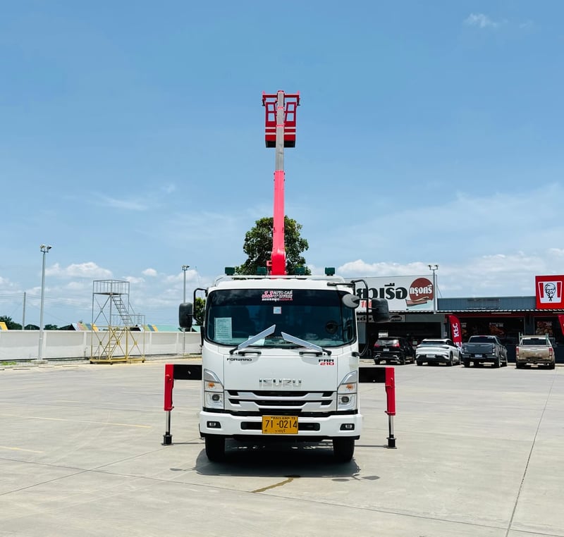 NEW FRR 210 ติดเครนเก่าญี่ปุ่นUNIC ขนาด 3 ตัน 4 ปลอก กะบะต่อใหม่ กว้างใน 2.30 ยาวใน 5.00 เมตร  จดทะเบียนปี 2565 ราคา 1,290,000 บาท