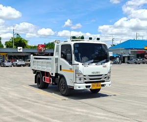 ISUZU NMR 130 เเรง  ดั้ม 3 คิว ไฟหน้าโปรเจ็คเตอร์ เลขไมล์ 46,427 กิโลเมตร  จดทะเบียนปี2566 ราคา 750,000 บาท