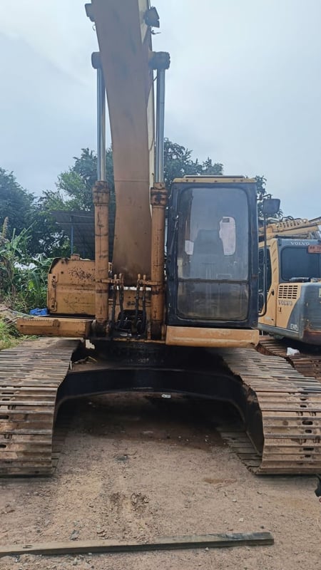 ต้่องการขายรถขุดบูมยาว 18 เมตร CAT 322BL ขายตามสภาพสนใจดูรถได้ที่บ่อวิน ต้่องการขายรถขุดบูมยาว 18 เมตร CAT 322BL ขายตามสภาพสนใจดูรถได้ที่บ่อวิน