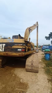 ต้่องการขายรถขุดบูมยาว 18 เมตร CAT 322BL ขายตามสภาพสนใจดูรถได้ที่บ่อวิน ต้่องการขายรถขุดบูมยาว 18 เมตร CAT 322BL ขายตามสภาพสนใจดูรถได้ที่บ่อวิน