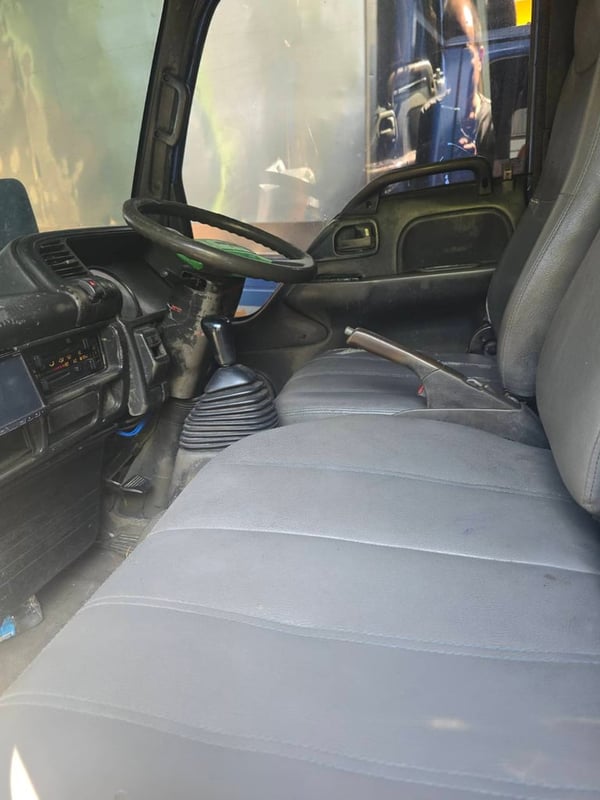 ต้องการขายรถ  NKR 120 แรงม้าปี 51 เอกสารเล่มทะเบียนภาษีครบ+ประกันชั้น1 ตำหนิเครื่องชาร์ปละลายขายตามสภาพ