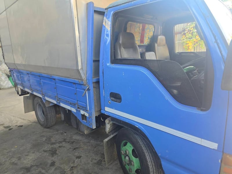 ต้องการขายรถ  NKR 120 แรงม้าปี 51 เอกสารเล่มทะเบียนภาษีครบ+ประกันชั้น1 ตำหนิเครื่องชาร์ปละลายขายตามสภาพ