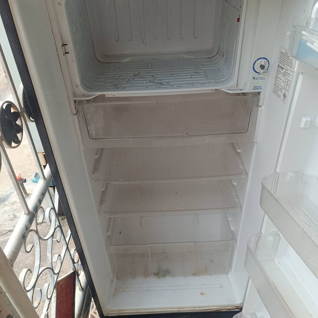 ตู้เย็น Mitsubishi  รุ่น MR1807  6 คิว  ตู้เย็น 1 ประตู 