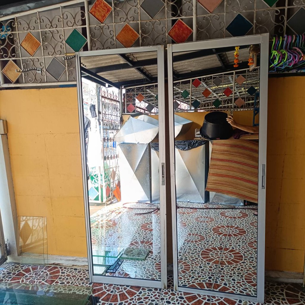 กระจกเงาบานเต็ม กรอบอลูมิเนียม