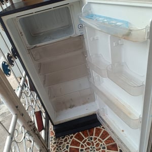 ตู้เย็น Mitsubishi รุ่น MR1807 6 คิว ตู้เย็น 1 ประตู ตู้เย็น Mitsubishi รุ่น MR1807 6 คิว ตู้เย็น 1 ประตู