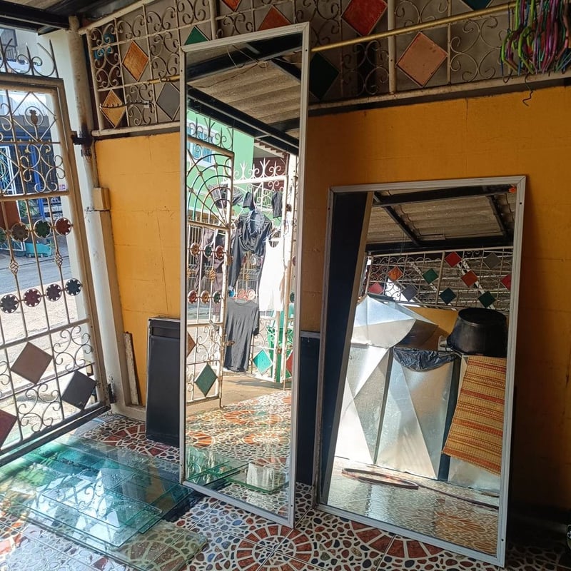 กระจกเงาบานเต็ม กรอบอลูมิเนียม