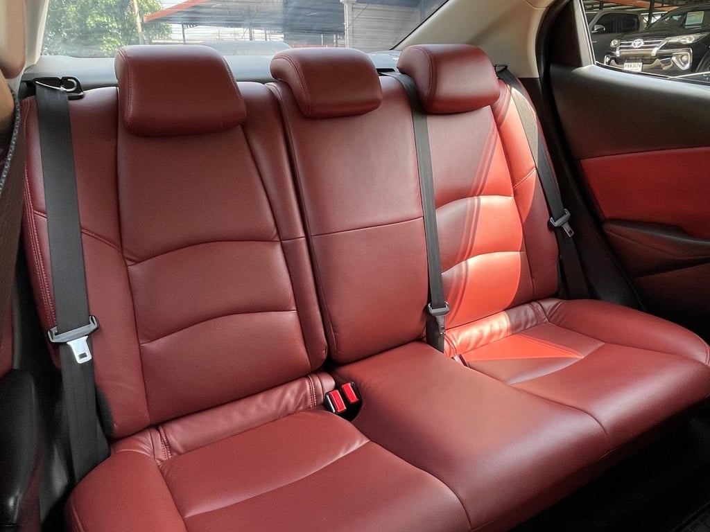 MAZDA 2 1.3 SKYACTIVE HIGH CONNECT (MNC) ปี 2019 สภาพป้ายแดง MAZDA 2 1.3 SKYACTIVE HIGH CONNECT (MNC) ปี 2019 สภาพป้ายแดง