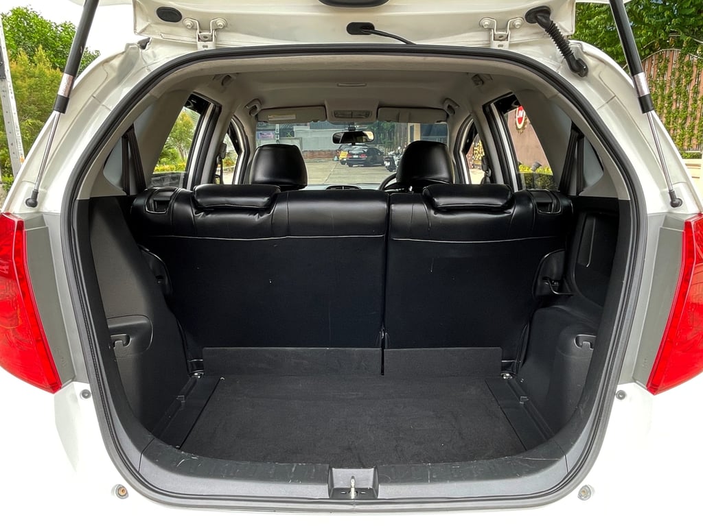 HONDA JAZZ 1.5 SV โฉมGE ปี 2009 AUTO สภาพนางฟ้า