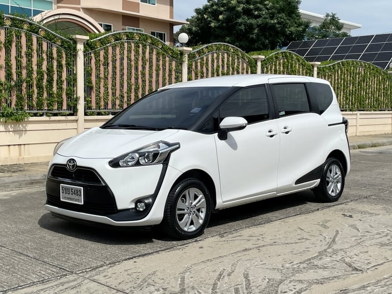 TOYOTA SIENTA 1.5 G ปี 2017  AUTO 7 SPEED สภาพนางฟ้า