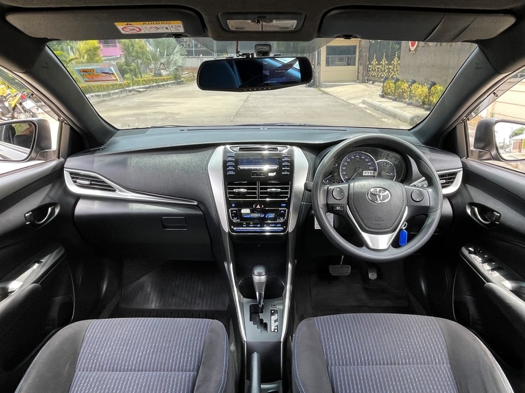 TOYOTA YARIS 1.2 E ปี 2018 เกียร์AUTO สภาพนางฟ้า TOYOTA YARIS 1.2 E ปี 2018 เกียร์AUTO สภาพนางฟ้า