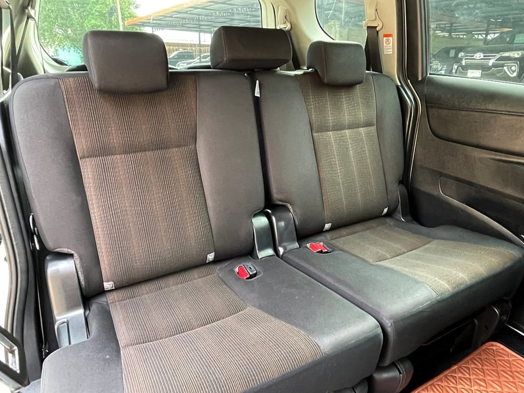 TOYOTA SIENTA 1.5 G ปี 2017  AUTO 7 SPEED สภาพนางฟ้า