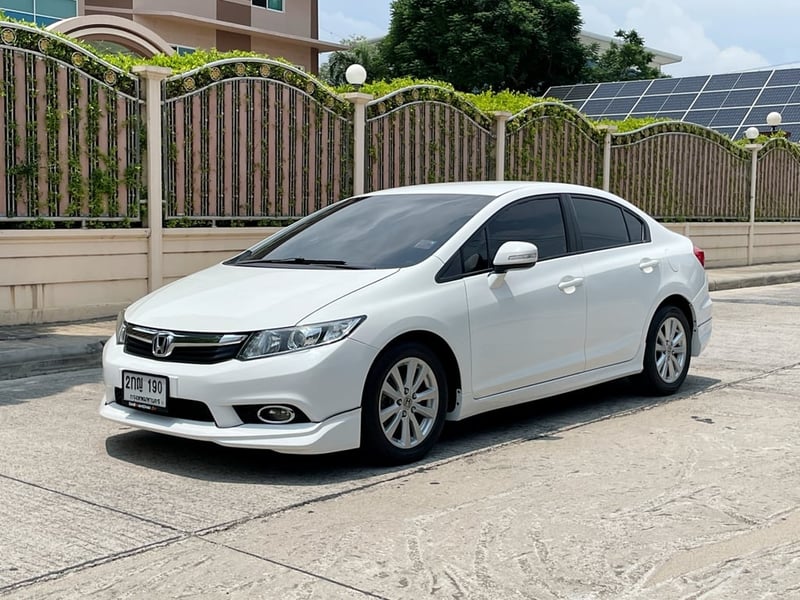HONDA CIVIC 1.8 EL NAVI (โฉมFB) ปี 2013 สภาพนางฟ้า