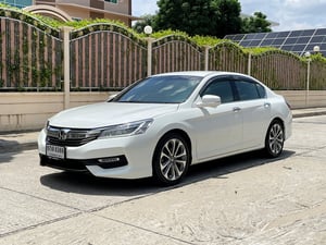 HONDA ACCORD 2.0 EL (MNC) ปี 2017 สภาพนางฟ้า HONDA ACCORD 2.0 EL (MNC) ปี 2017 สภาพนางฟ้า
