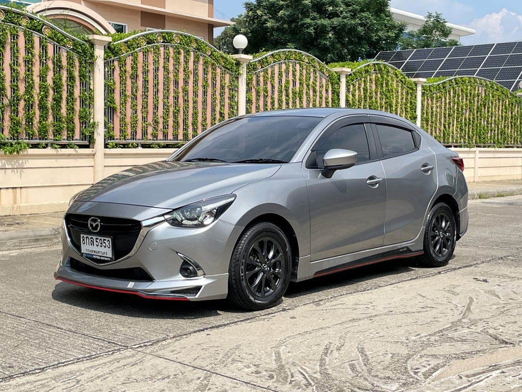 MAZDA 2 1.3 SKYACTIVE HIGH CONNECT (MNC) ปี 2019 สภาพป้ายแดง MAZDA 2 1.3 SKYACTIVE HIGH CONNECT (MNC) ปี 2019 สภาพป้ายแดง