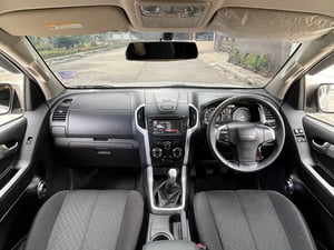 ISUZU D-MAX BLUE POWER SPACECAB HI-LANDER 1.9 DDI Z DVD (MNC) ปี 2017 เกียร์MT 6 Speed สภาพนางฟ้า ISUZU D-MAX BLUE POWER SPACECAB HI-LANDER 1.9 DDI Z DVD (MNC) ปี 2017 เกียร์MT 6 Speed สภาพนางฟ้า
