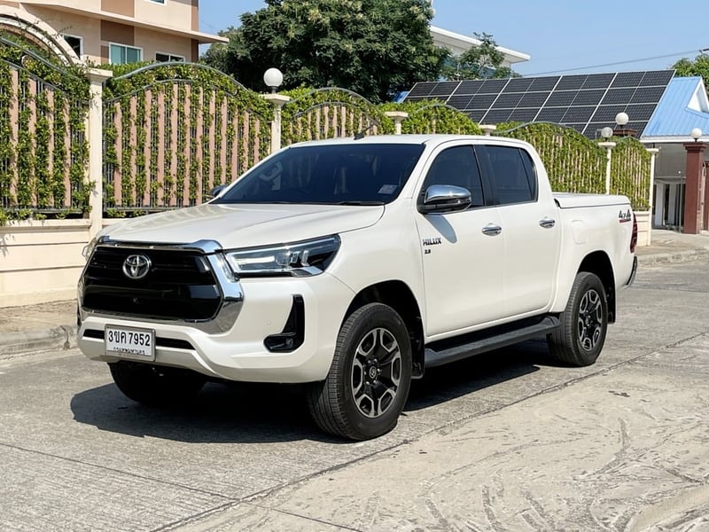 TOYOTA HILUX REVO DOUBLE CAB 2.8 HIGH 4WD ปี 2022 AUTO 4X4 สภาพนางฟ้า