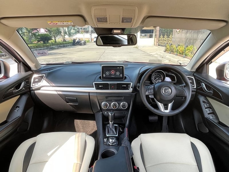MAZDA 3 2.0 SP SPORT ปี 2014  สภาพนางฟ้า