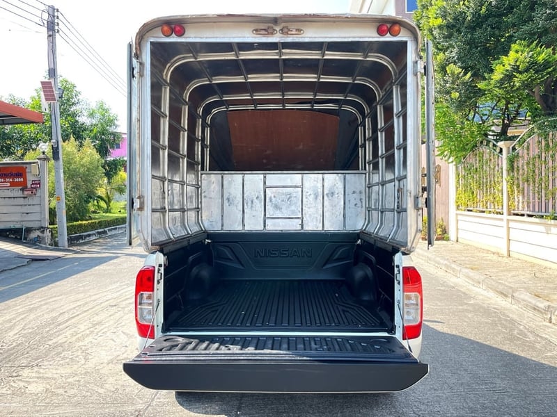 NISSAN NP300 NAVARA KING CAB 2.5 E ปี 2019 เกียร์MANUAL 6 Speed สภาพนางฟ้า